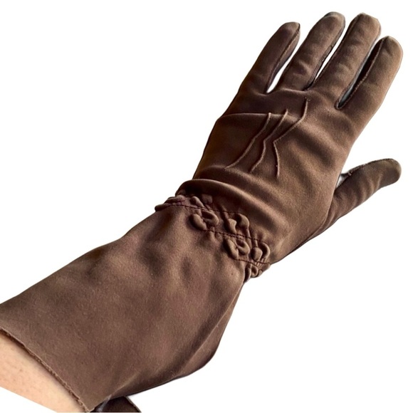 Vintage Chocolate Brown Mid Length Gloves sz 6 S from 50s-60s Jackie O vibe prom - Picture 1 of 8